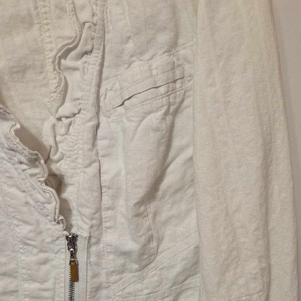 Sandwich Cream Ruffle Blazer - Picture 3 of 6